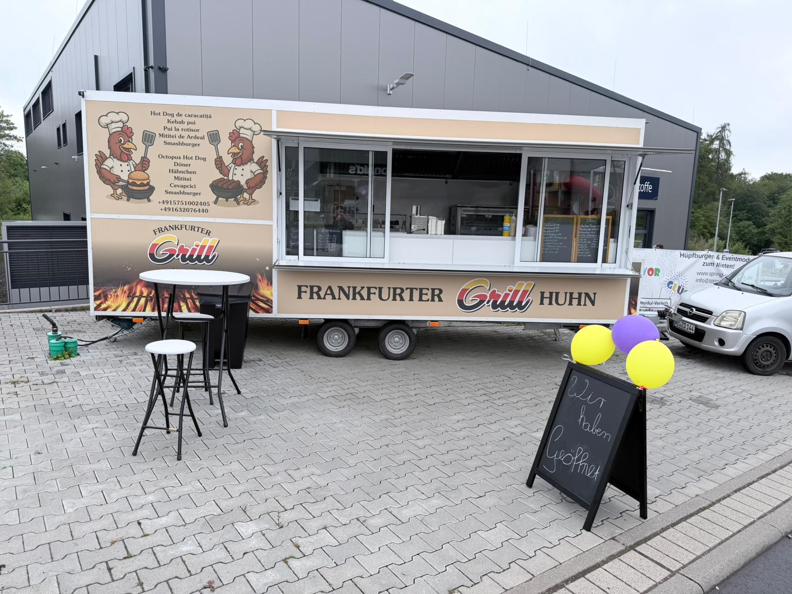 Frankfurter Grill Huhn — Verkaufswagen Seitenansicht